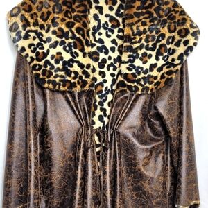 Elegant Leopard Print Faux Fur Trimmed Cape